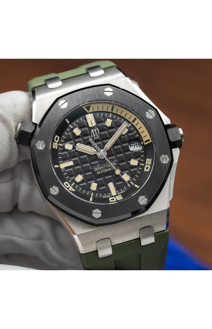 Audemars Piguet Royal Oak Offshore - 15720CN.OO.A002CA.01