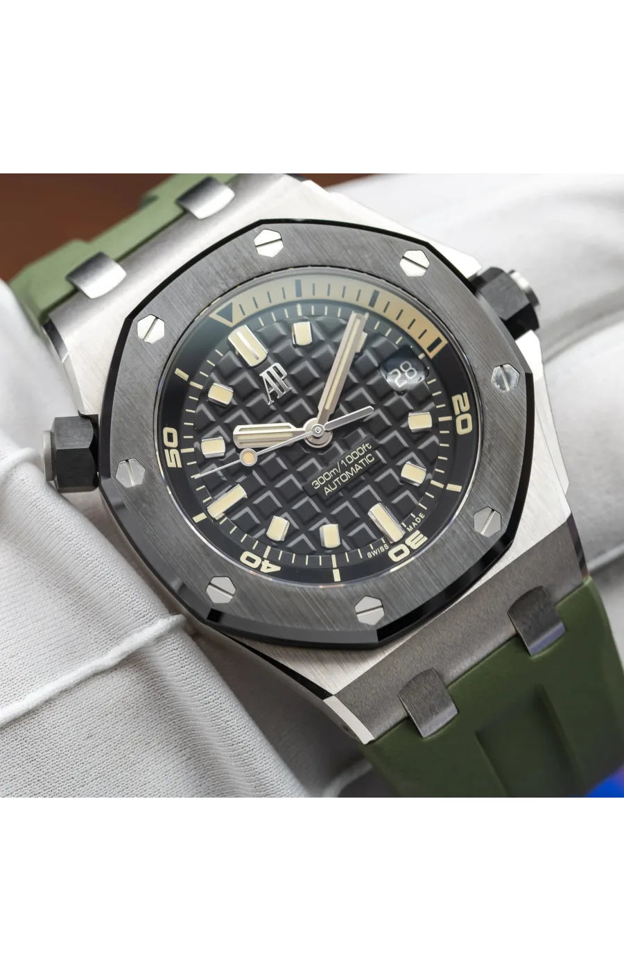 Audemars Piguet Royal Oak Offshore - 15720CN.OO.A002CA.01
