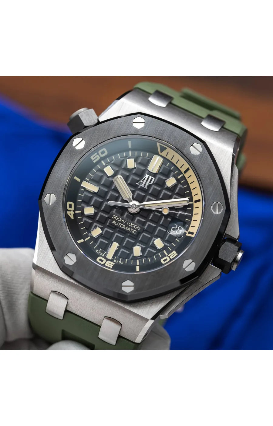 Audemars Piguet Royal Oak Offshore - 15720CN.OO.A002CA.01