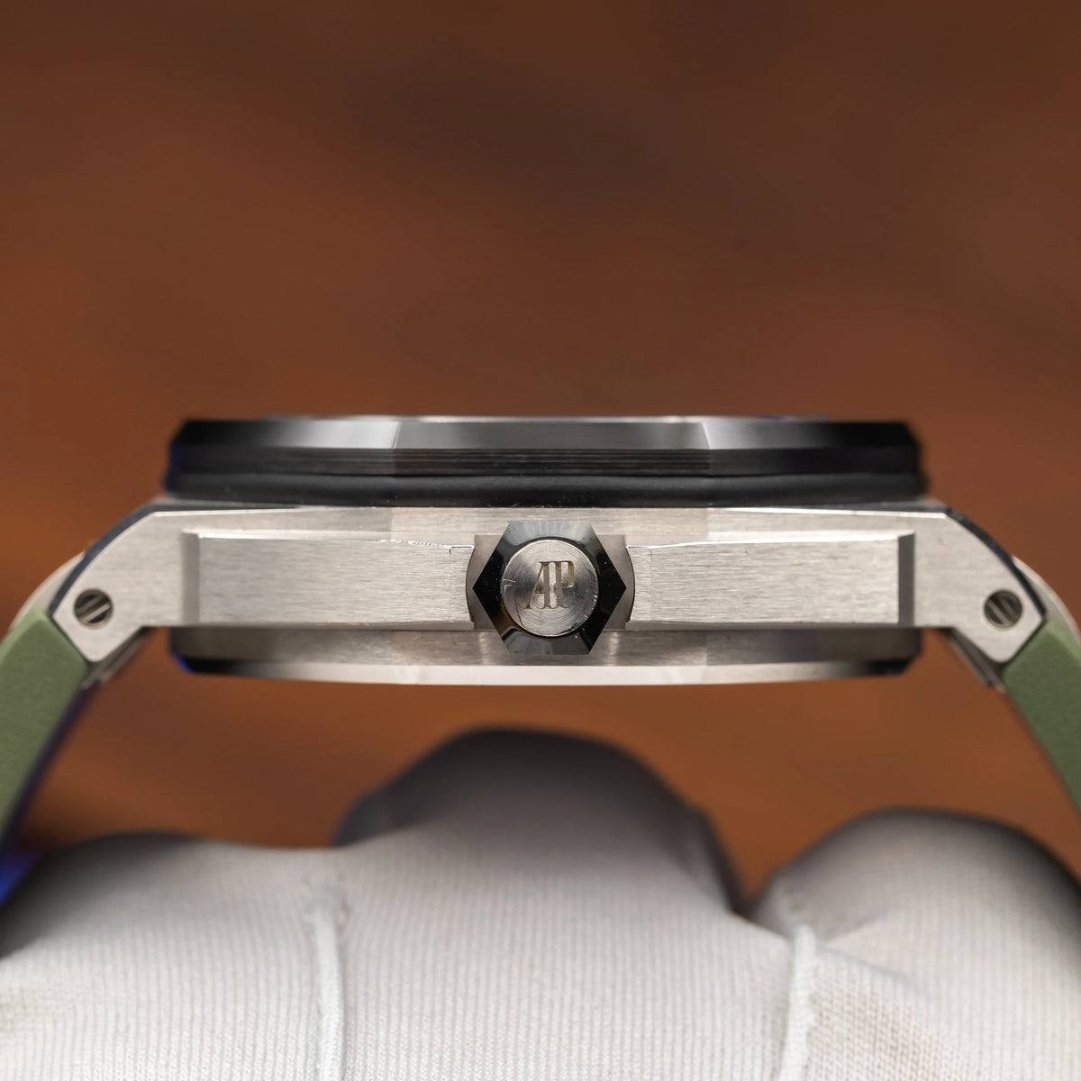 AUDEMARS PIGUET Royal Oak Offshore Diver White Gold 15720CN.OO.A002CA.01 — image 12