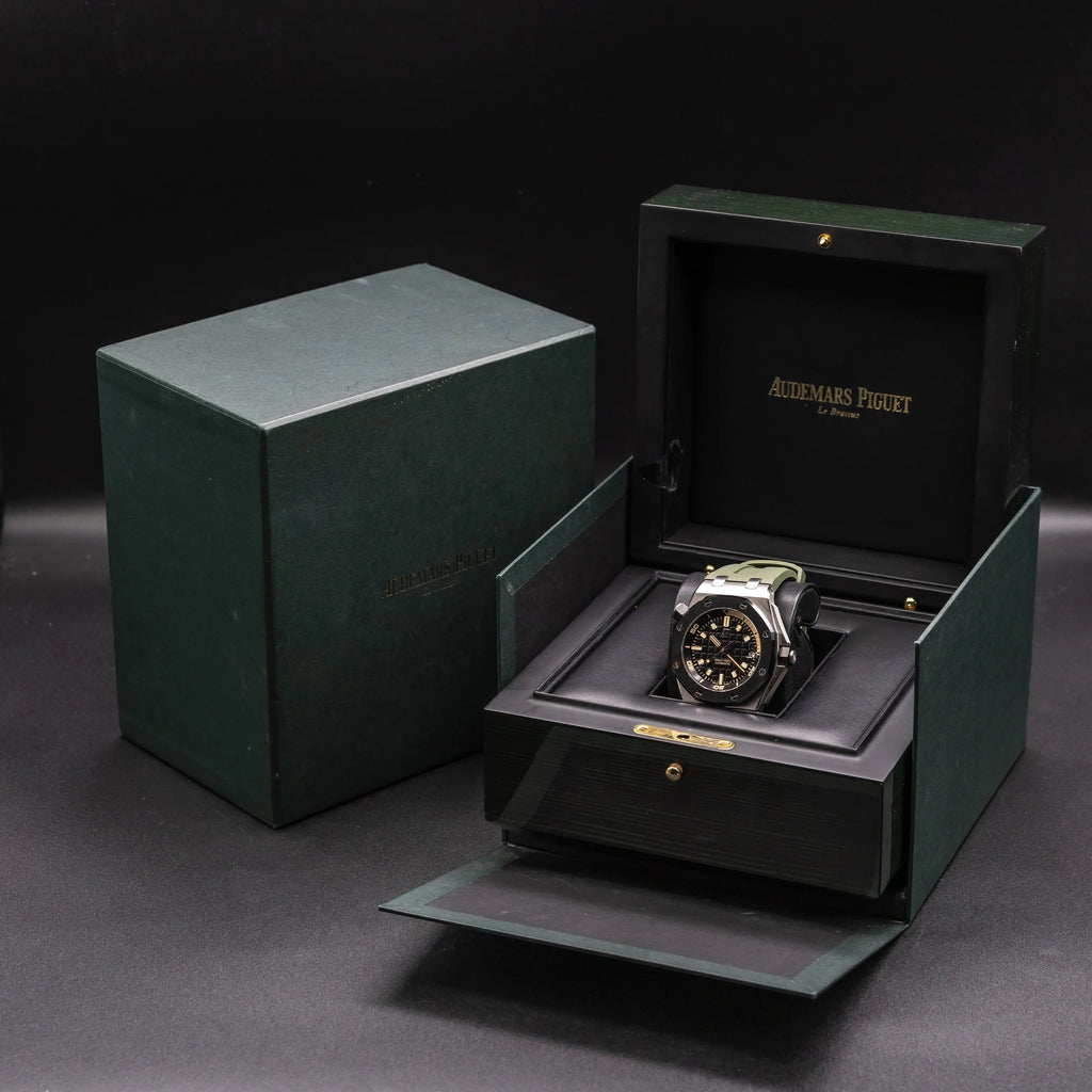 AUDEMARS PIGUET Royal Oak Offshore Diver White Gold 15720CN.OO.A002CA.01 — image 3