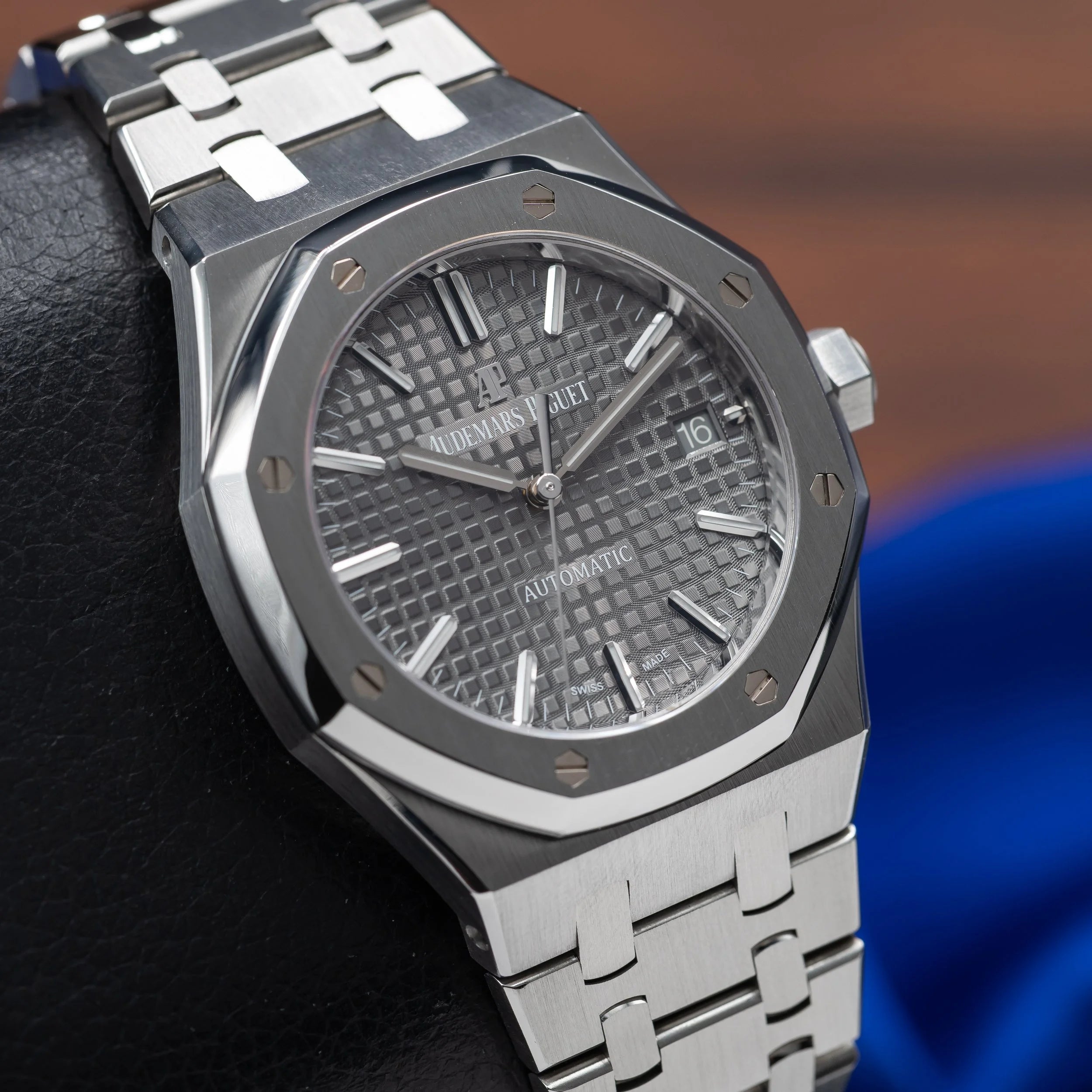 AUDEMARS PIGUET Royal Oak 37mm Grey Dial Stainless Steel 15450ST.OO.1256ST.02 — image 4
