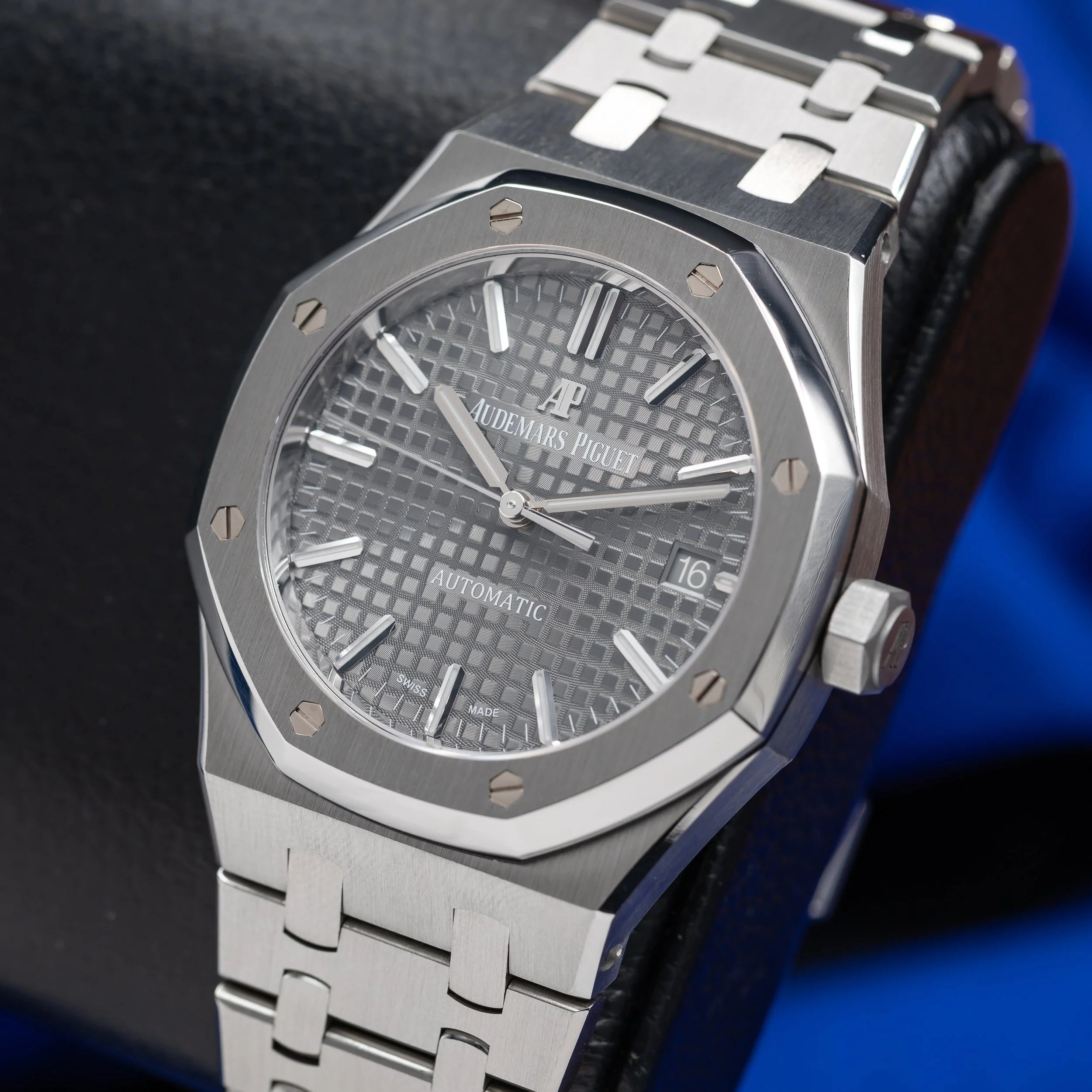 AUDEMARS PIGUET Royal Oak 37mm Grey Dial Stainless Steel 15450ST.OO.1256ST.02 — image 5