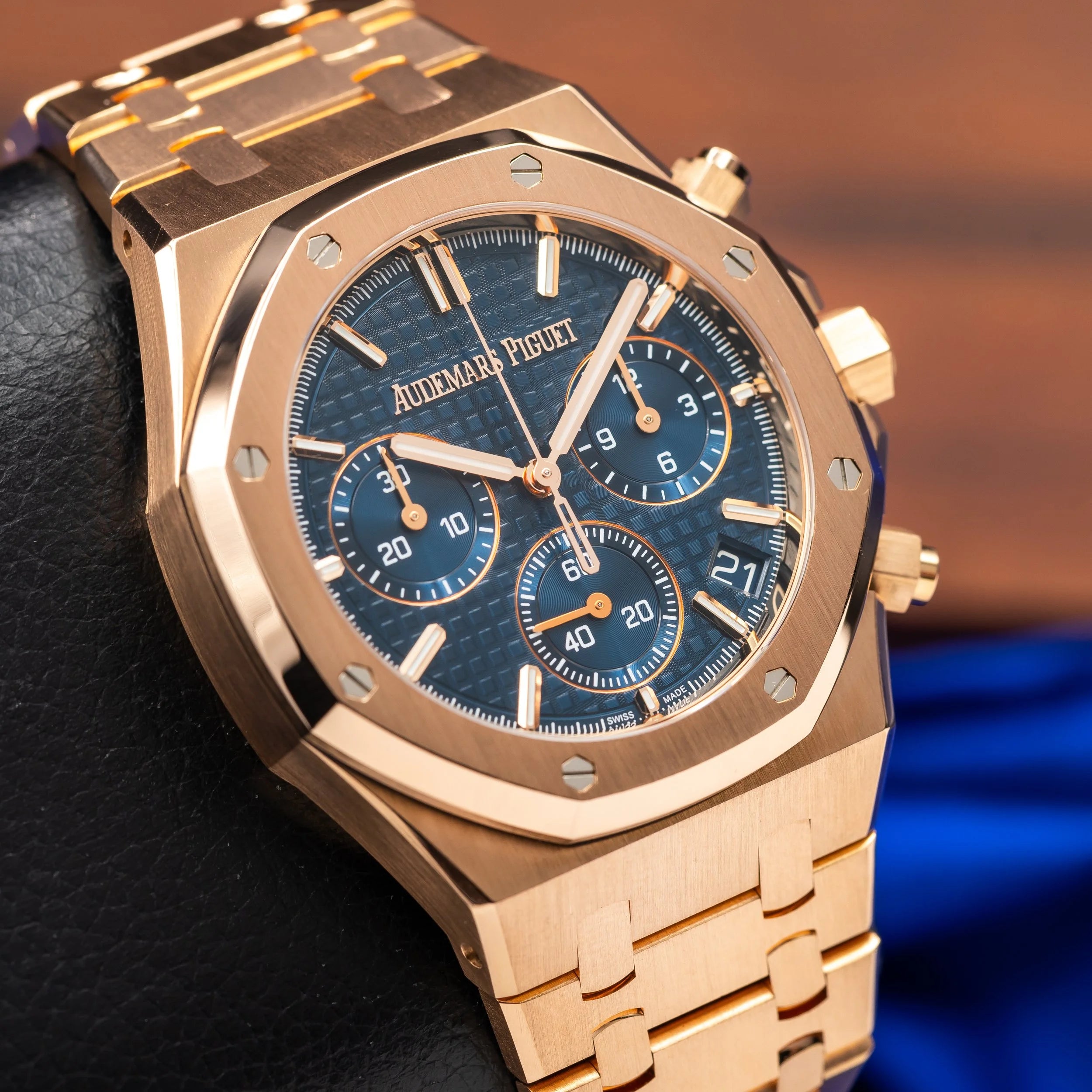AUDEMARS PIGUET Royal Oak Chronograph Rose Gold Blue Dial 26240OR.OO.1320OR.05 — image 9