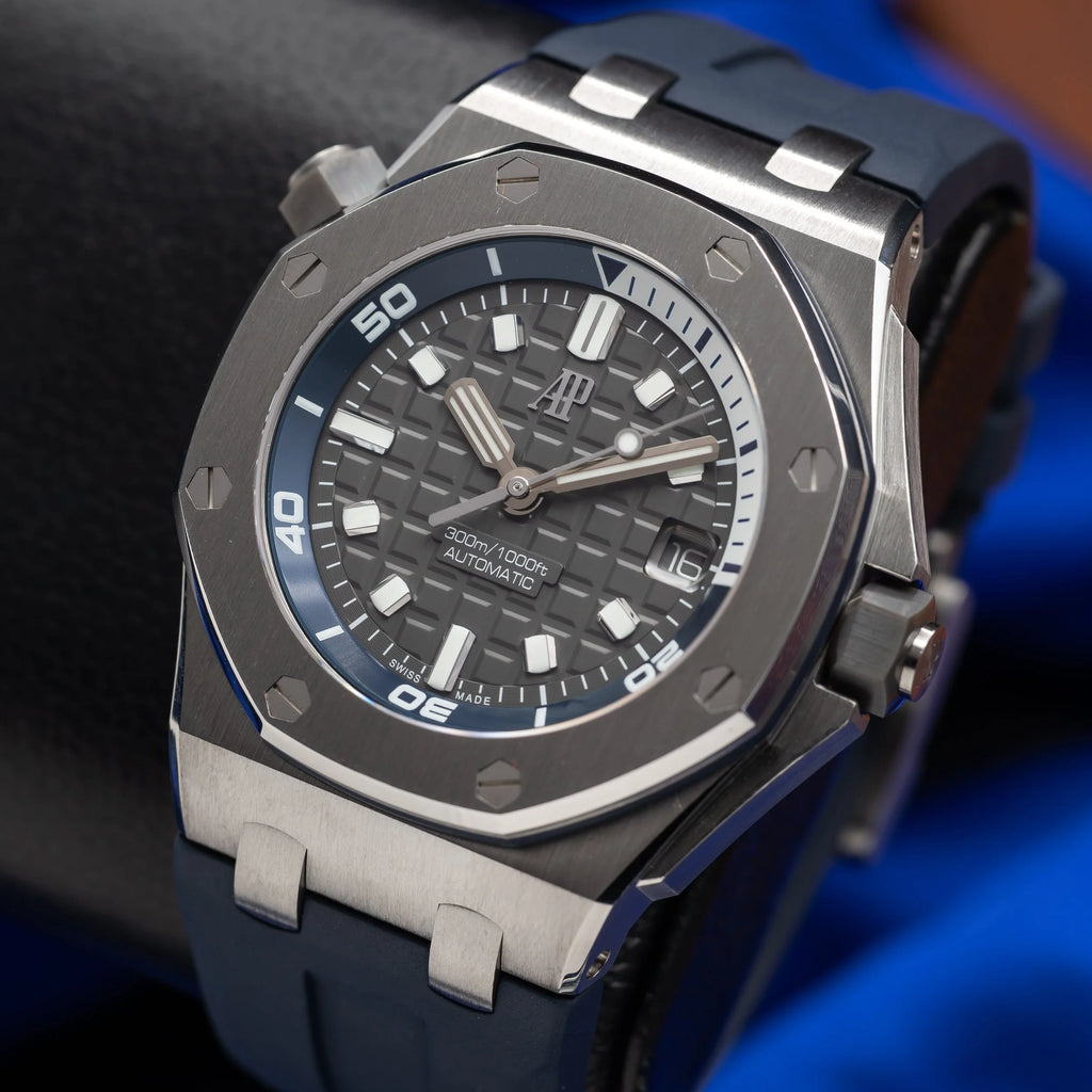 AUDEMARS PIGUET Royal Oak Offshore Diver Grey Dial 15720ST.OO.A009CA.01 — image 8
