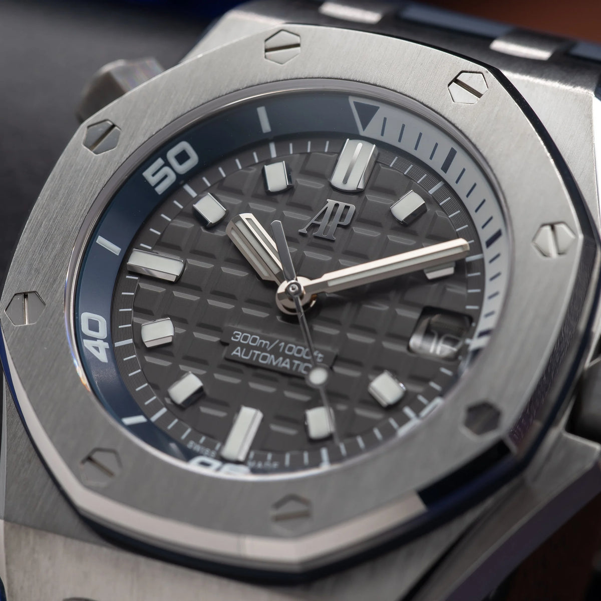 AUDEMARS PIGUET Royal Oak Offshore Diver Grey Dial 15720ST.OO.A009CA.01 — image 4