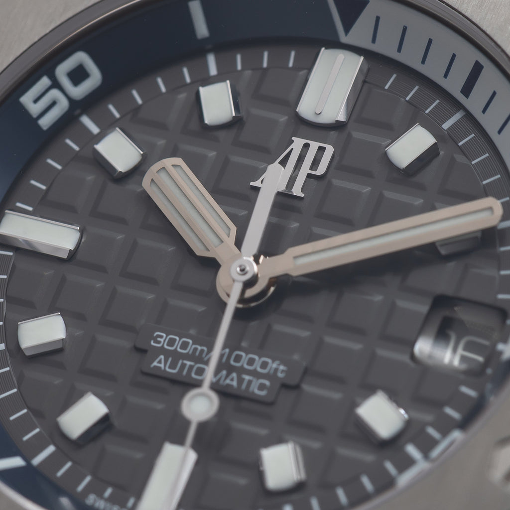 AUDEMARS PIGUET Royal Oak Offshore Diver Grey Dial 15720ST.OO.A009CA.01 — image 5