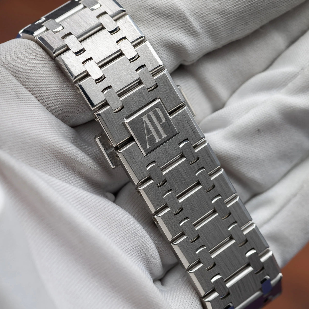 AUDEMARS PIGUET Royal Oak Tourbillon Platinum Smoked Grey 26516PT.ZZ.1220PT.01 — image 32