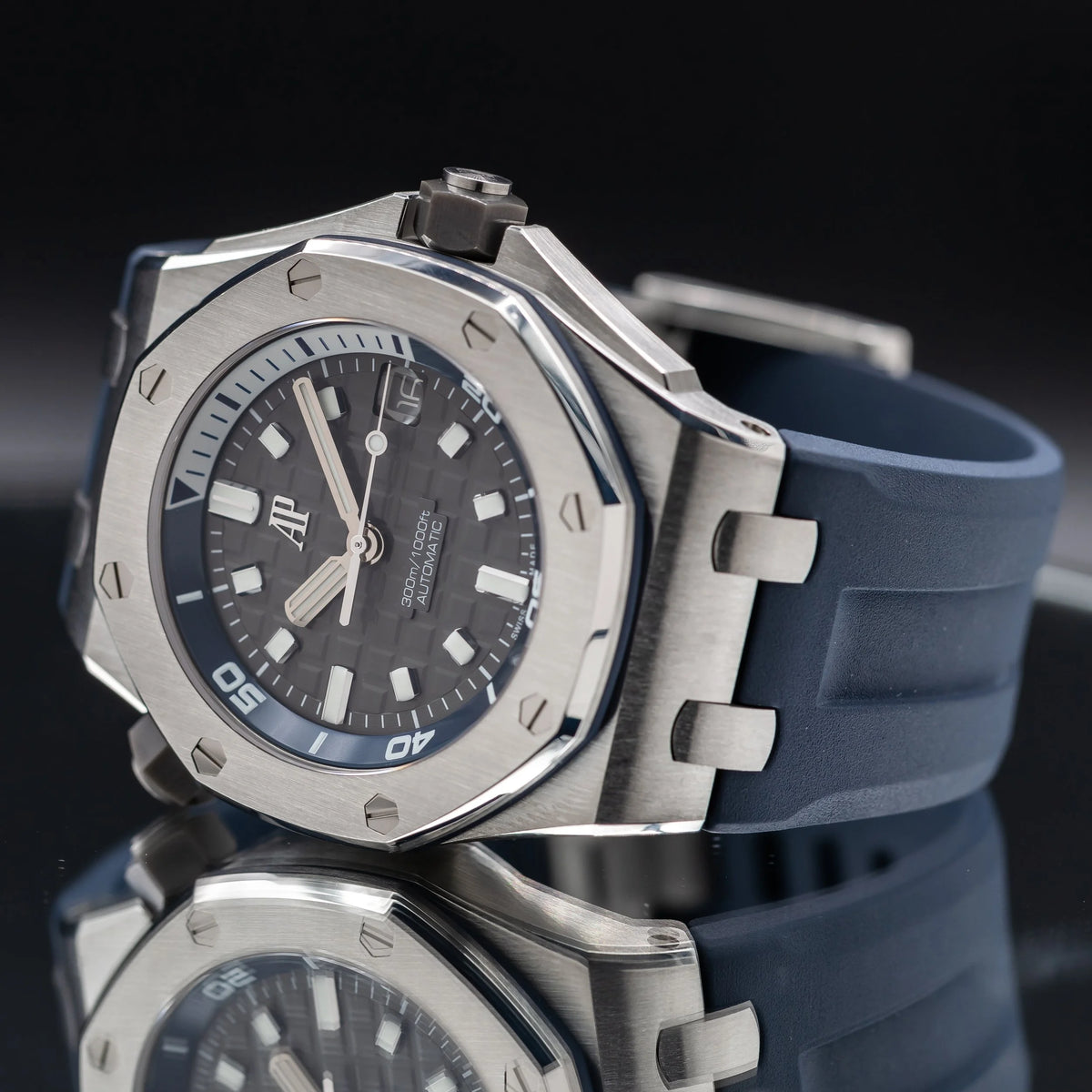 AUDEMARS PIGUET Royal Oak Offshore Diver Grey Dial 15720ST.OO.A009CA.01 — image 18