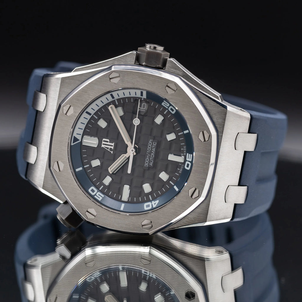 AUDEMARS PIGUET Royal Oak Offshore Diver Grey Dial 15720ST.OO.A009CA.01 — image 2