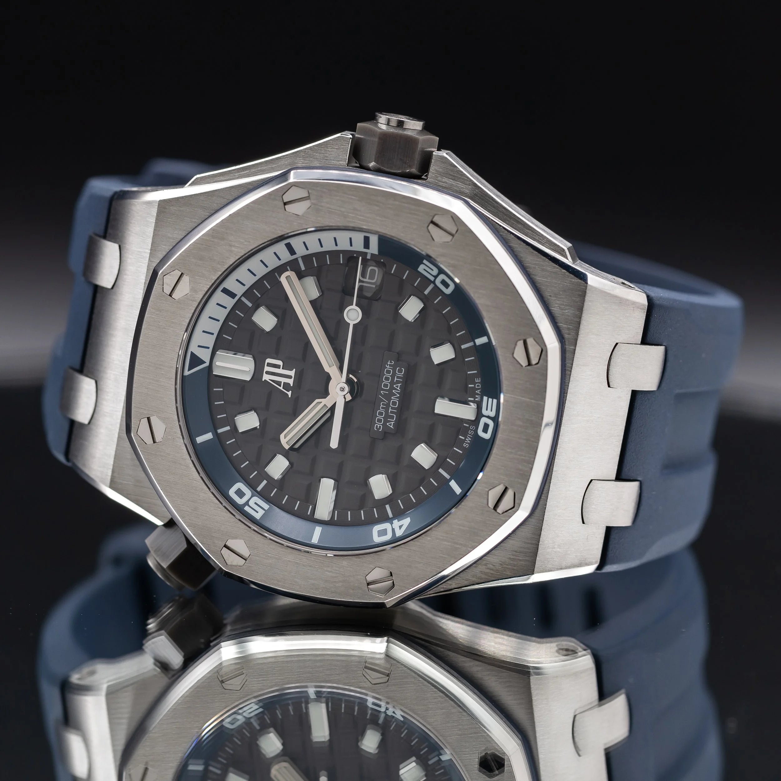 AUDEMARS PIGUET Royal Oak Offshore Diver Grey Dial 15720ST.OO.A009CA.01 — image 2