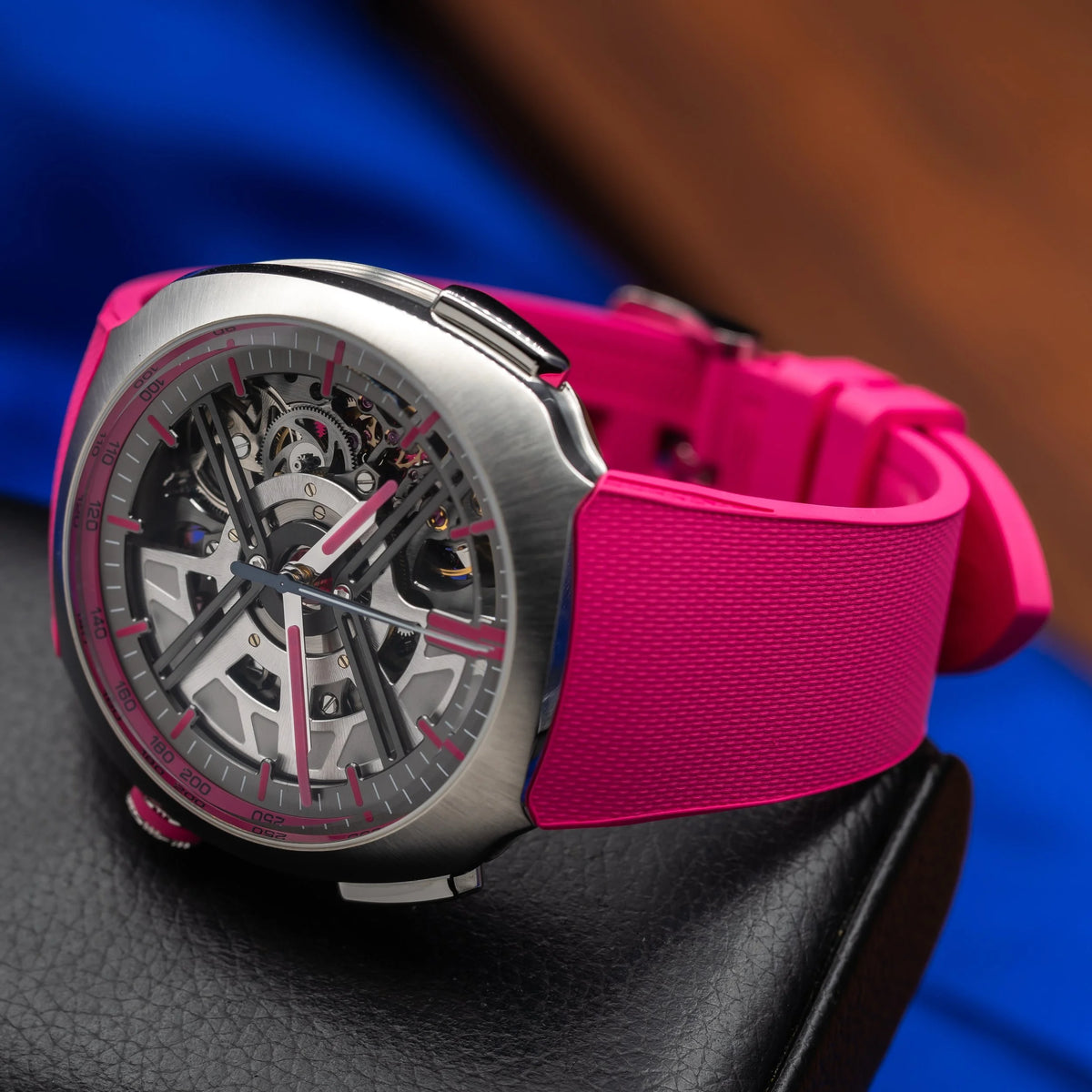 H. MOSER & CIE Streamliner BWT Alpine Drivers & Mechanics Pink Edition 6700-1201 — image 14