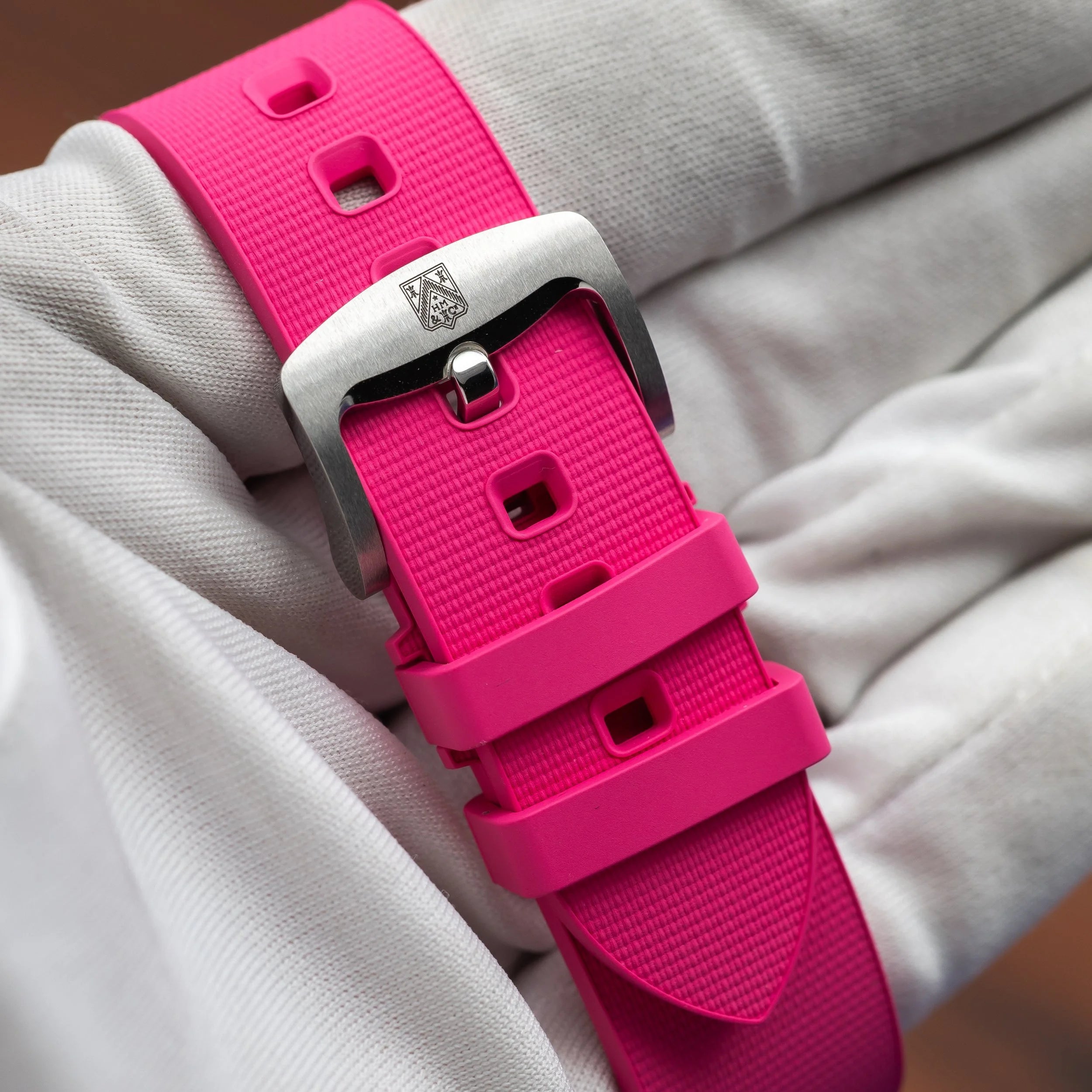 H. MOSER & CIE Streamliner BWT Alpine Drivers & Mechanics Pink Edition 6700-1201 — image 21