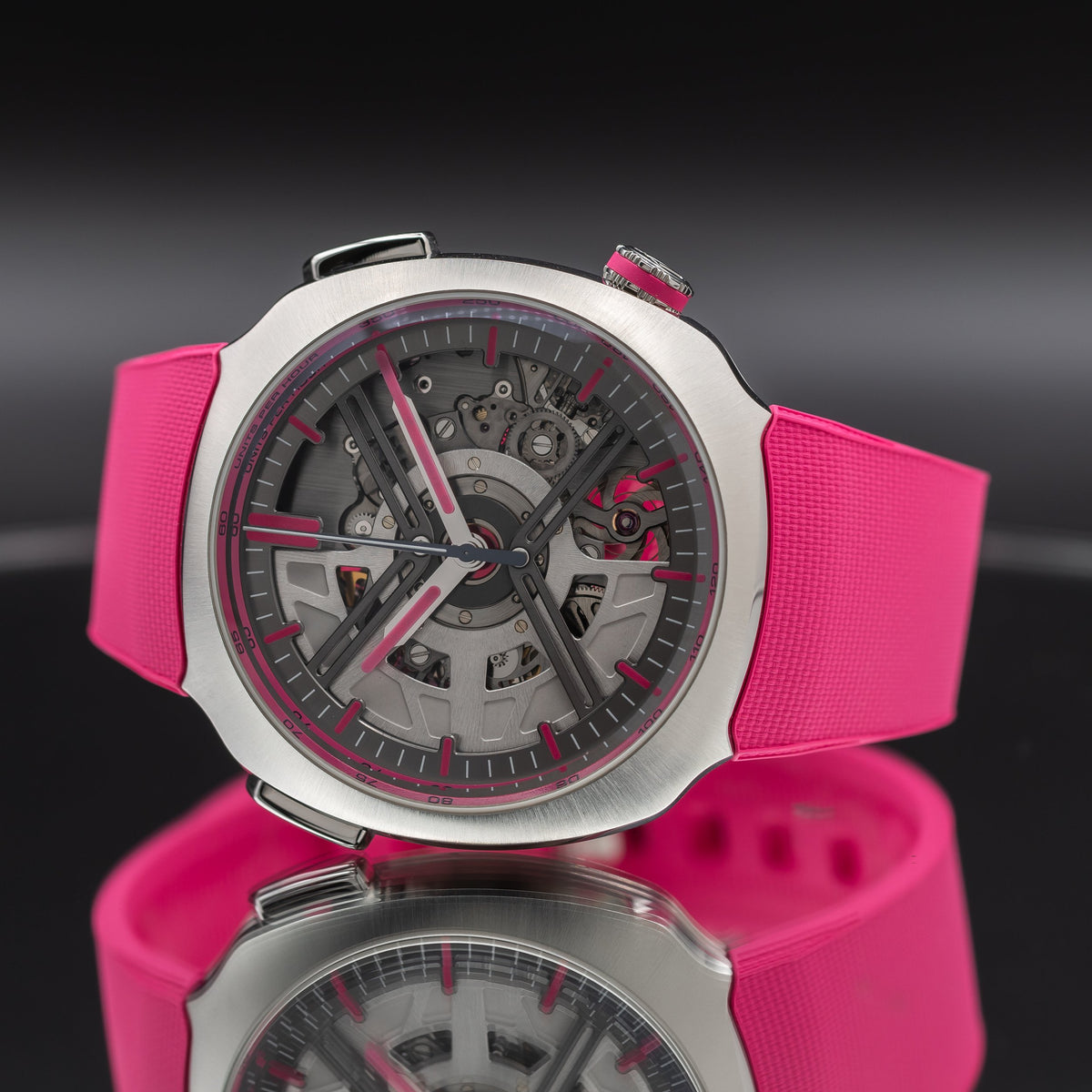 H. MOSER & CIE Streamliner BWT Alpine Drivers & Mechanics Pink Edition 6700-1201 — image 4