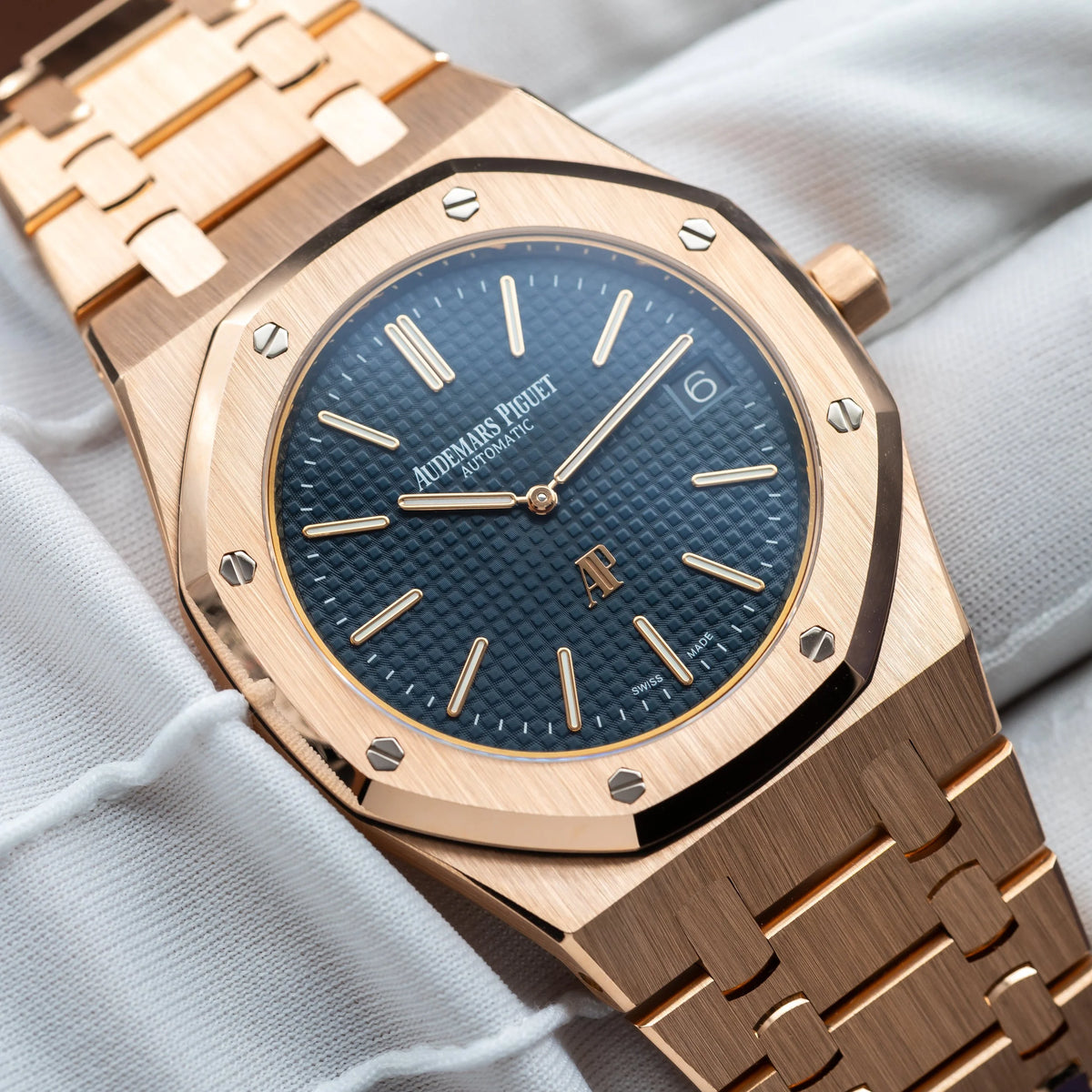 AUDEMARS PIGUET Royal Oak Extra Thin Jumbo Blue Dial 15202OR.OO.1240OR.01 — image 16