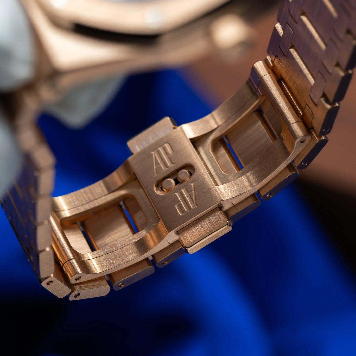 AUDEMARS PIGUET Royal Oak Extra Thin Jumbo Blue Dial 15202OR.OO.1240OR.01 — image 18