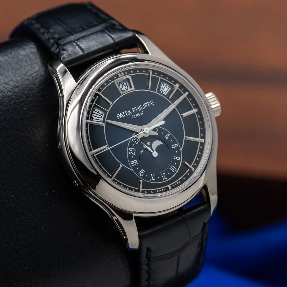 PATEK PHILIPPE Annual Calendar White Gold Blue Dial 5205G-013 (2025) — image 8