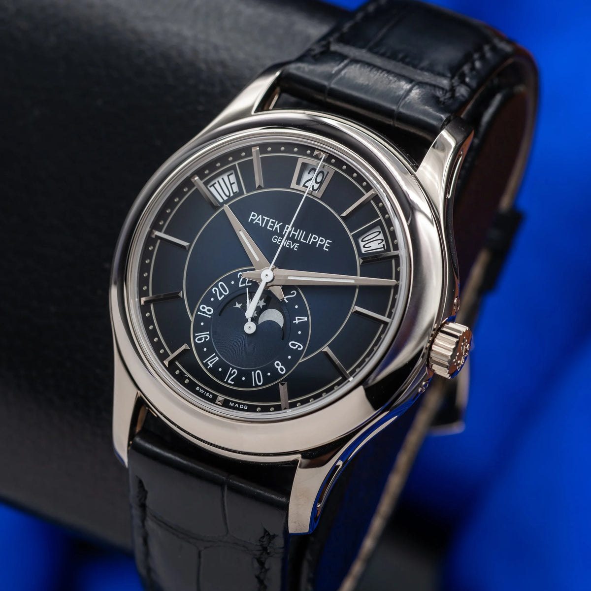 PATEK PHILIPPE Annual Calendar White Gold Blue Dial 5205G-013 (2025) — image 9