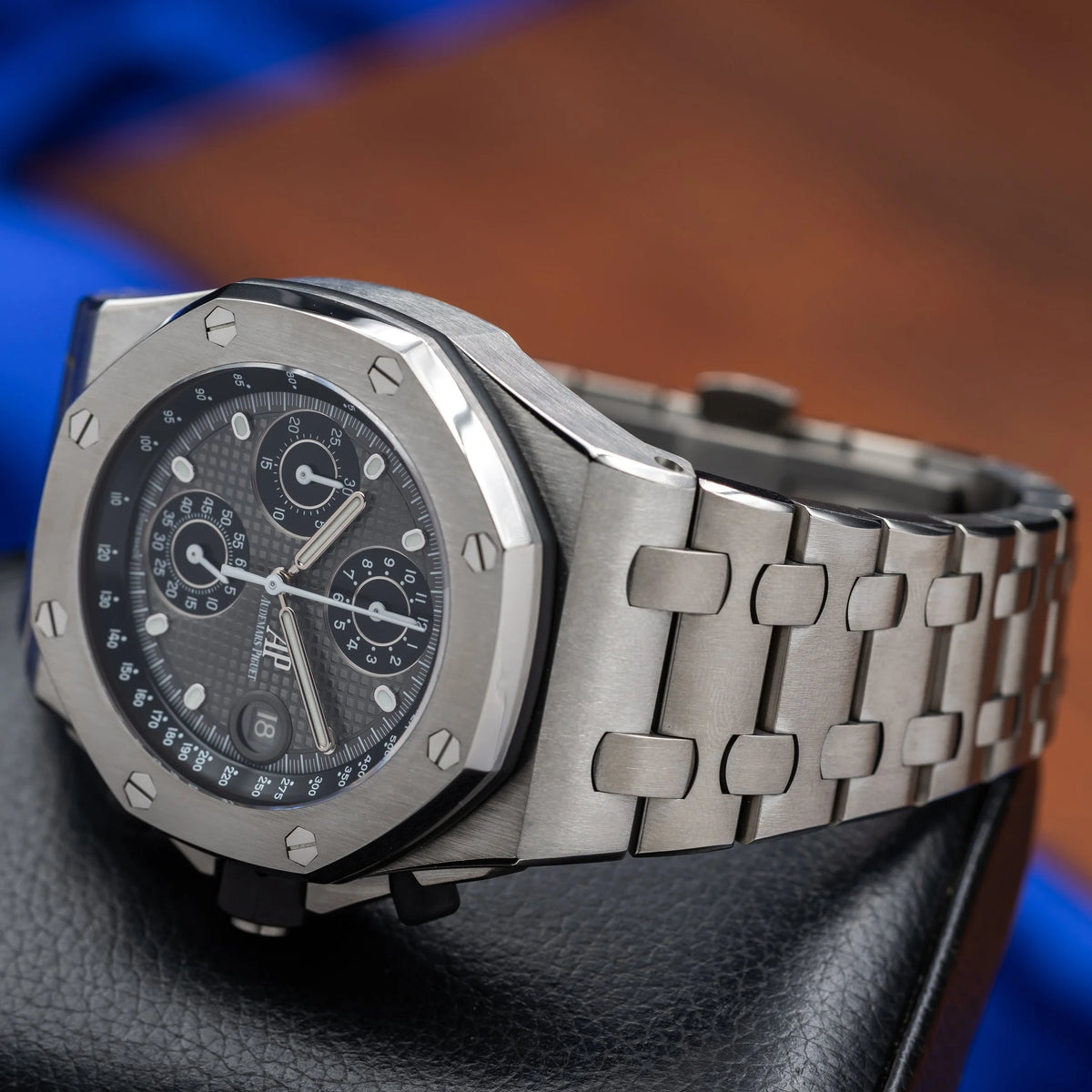 AUDEMARS PIGUET Royal Oak Offshore Chrono Titanium 42mm 26238TI.OO.2000TI.01 — image 11