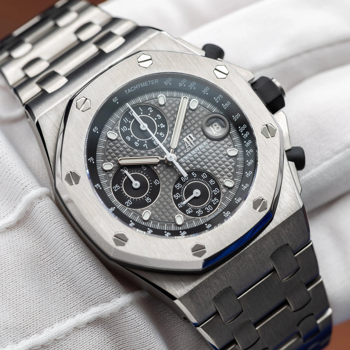 AUDEMARS PIGUET Royal Oak Offshore Chrono Titanium 42mm 26238TI.OO.2000TI.01 — image 19