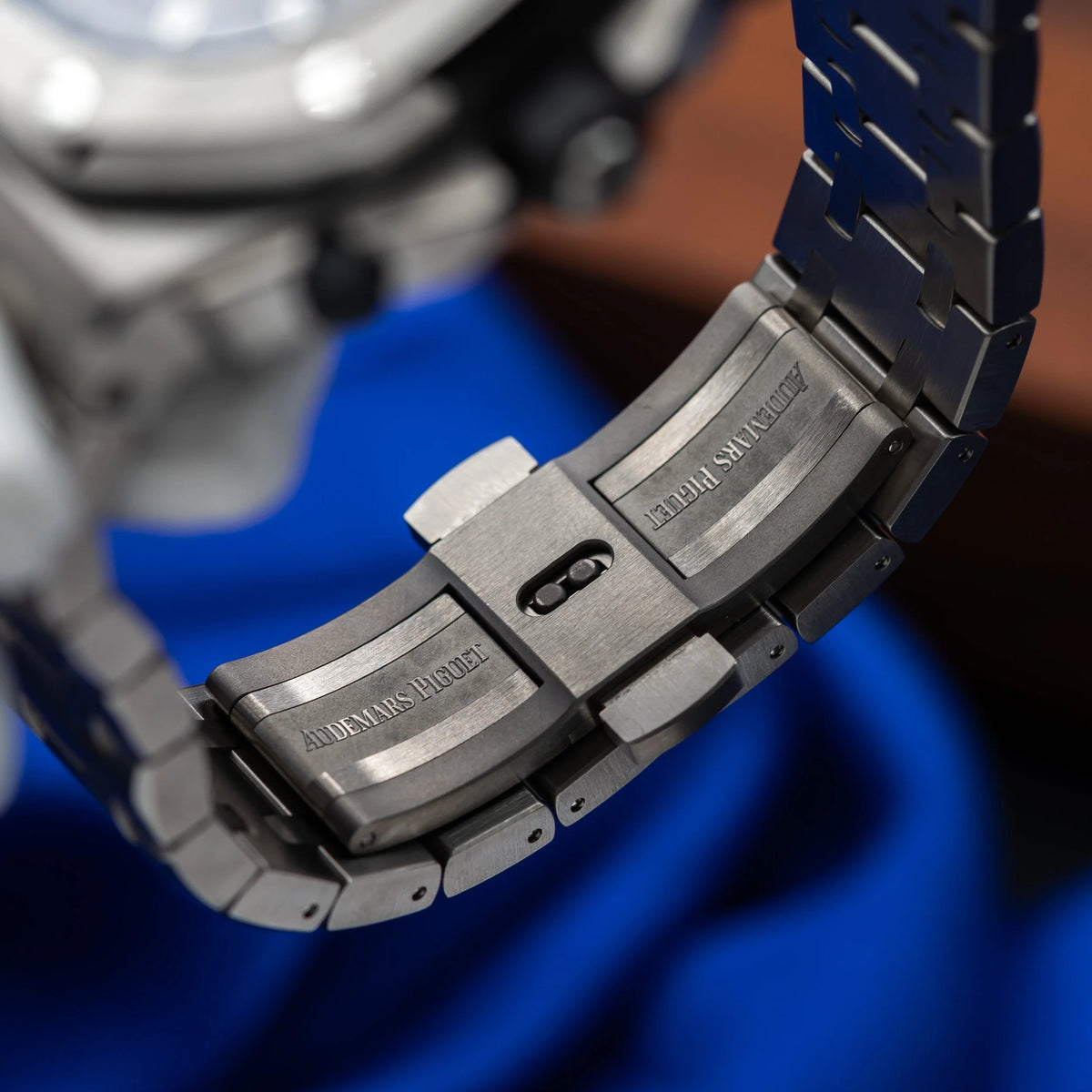 AUDEMARS PIGUET Royal Oak Offshore Chrono Titanium 42mm 26238TI.OO.2000TI.01 — image 5