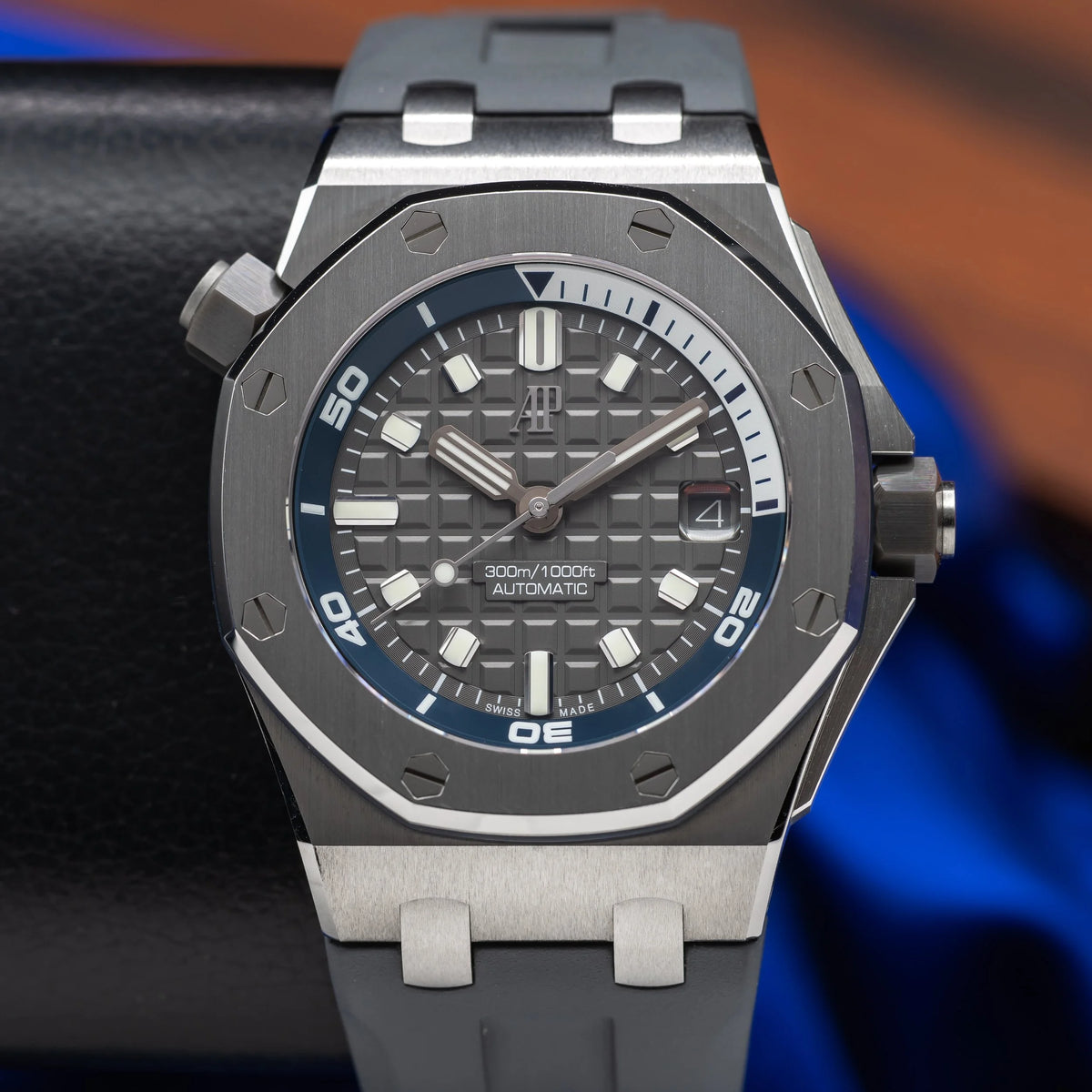 AUDEMARS PIGUET Royal Oak Offshore Diver 42mm Grey Dial 15720ST.OO.A009CA.01 — image 4