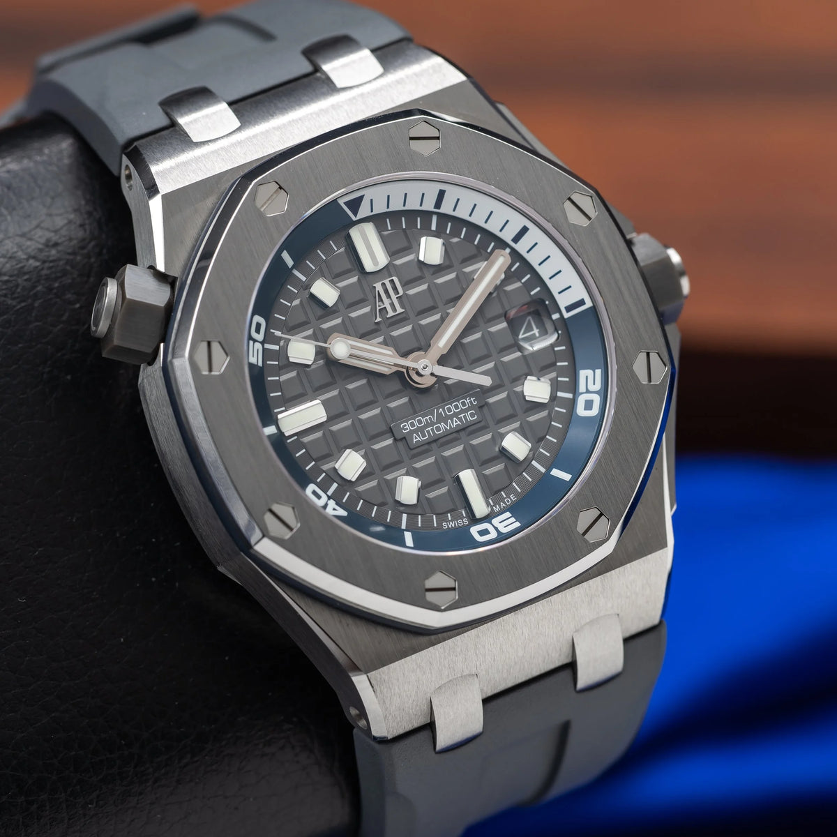 AUDEMARS PIGUET Royal Oak Offshore Diver 42mm Grey Dial 15720ST.OO.A009CA.01 — image 5