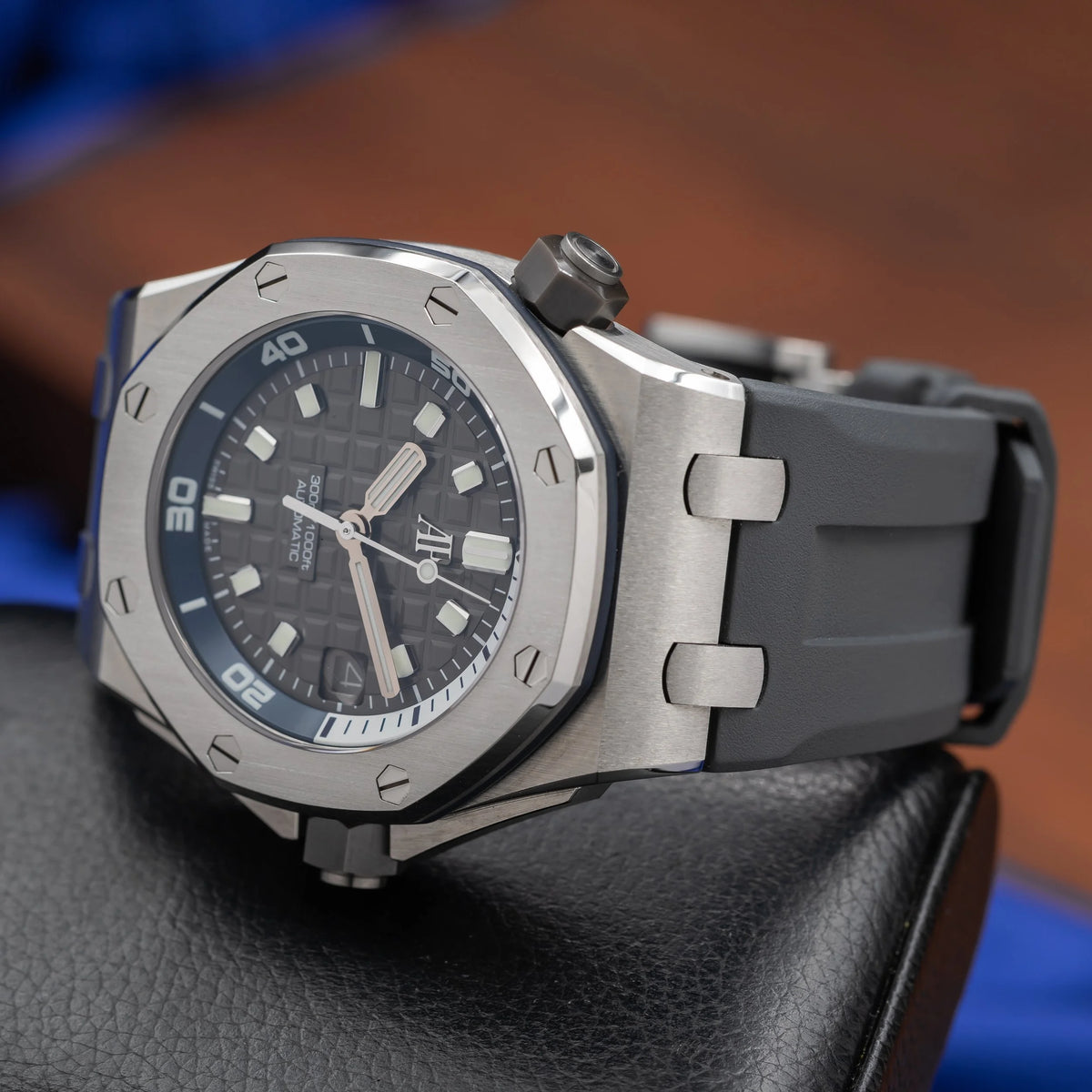 AUDEMARS PIGUET Royal Oak Offshore Diver 42mm Grey Dial 15720ST.OO.A009CA.01 — image 9