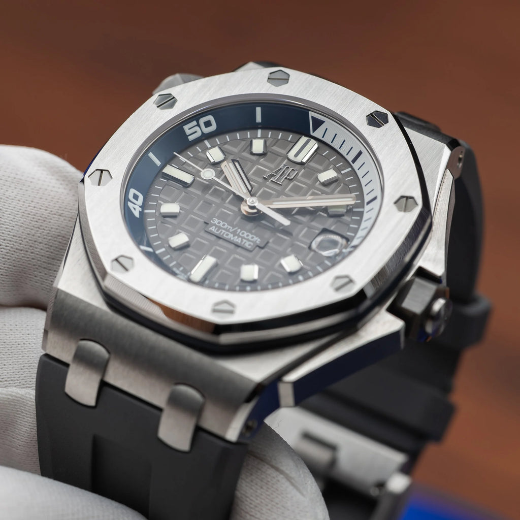AUDEMARS PIGUET Royal Oak Offshore Diver 42mm Grey Dial 15720ST.OO.A009CA.01 — image 16