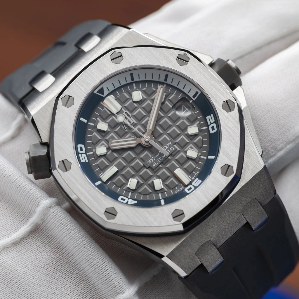 AUDEMARS PIGUET Royal Oak Offshore Diver 42mm Grey Dial 15720ST.OO.A009CA.01 — image 17