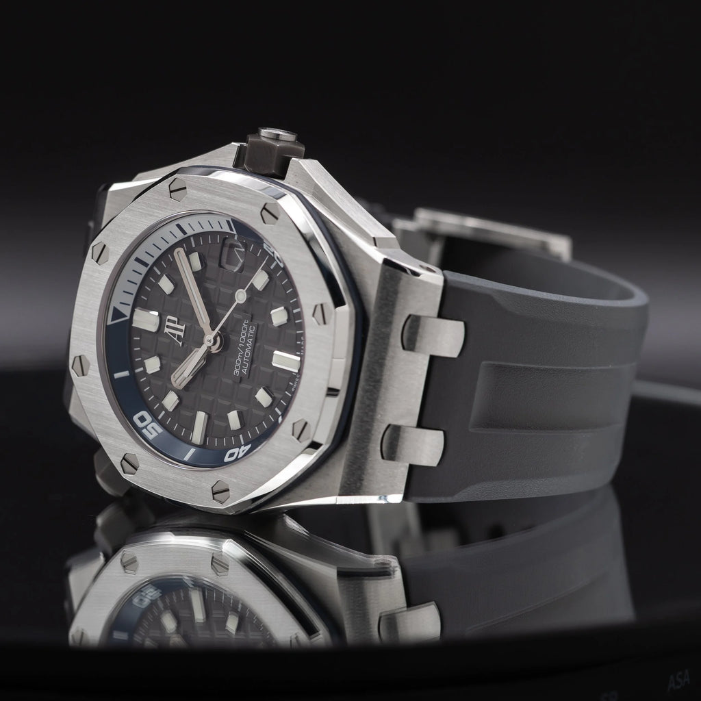 AUDEMARS PIGUET Royal Oak Offshore Diver 42mm Grey Dial 15720ST.OO.A009CA.01 — image 19