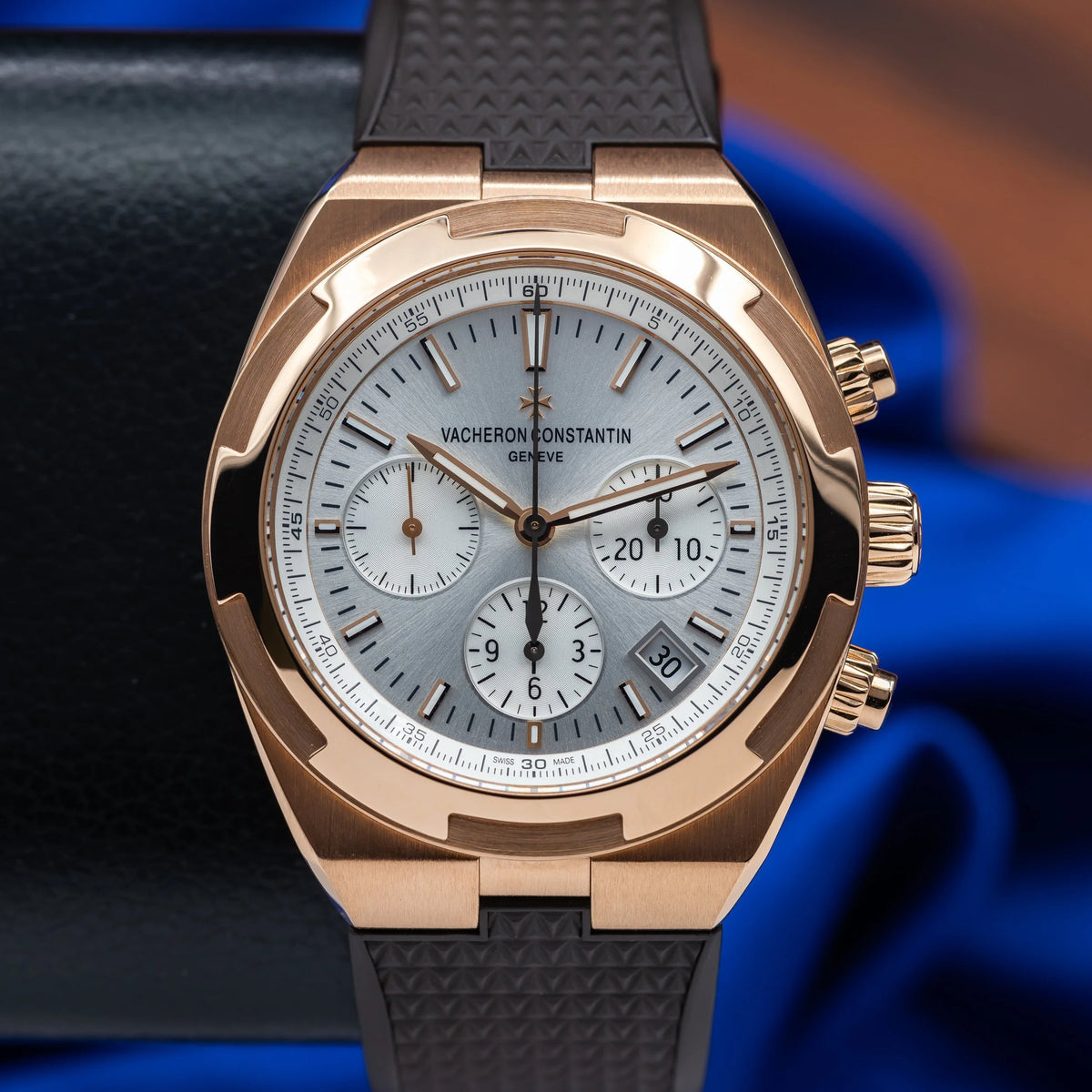 VACHERON CONSTANTIN Overseas Chrono Rose Gold Silver Dial 5500V/000R-B074 — image 5