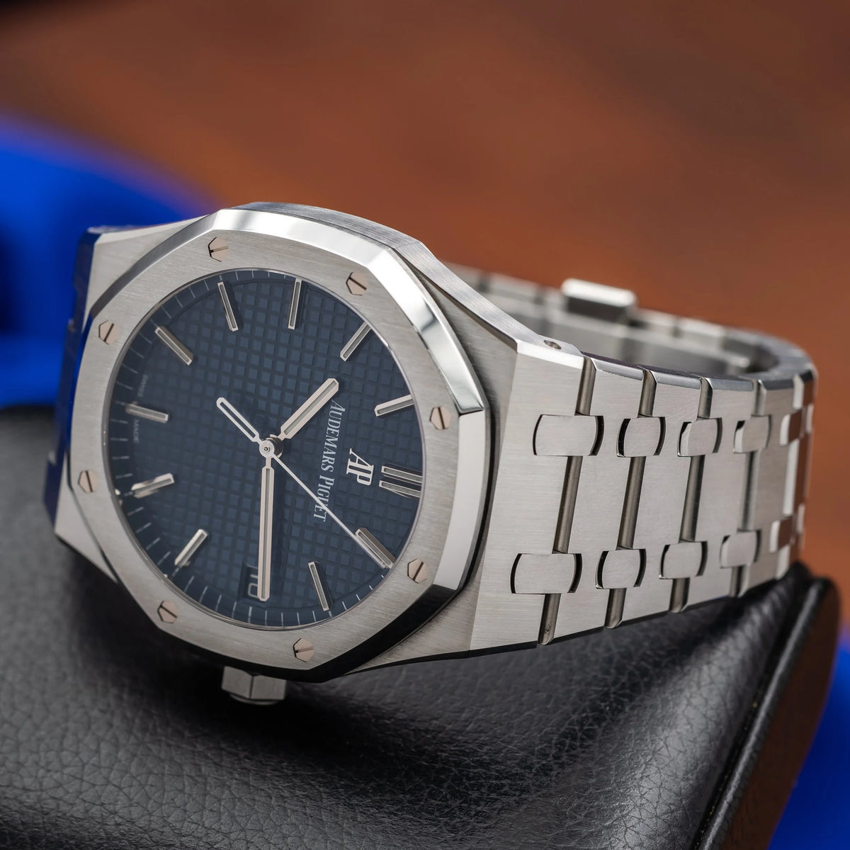 AUDEMARS PIGUET Royal Oak Stainless Steal Blue Dial 15500ST.OO.1220ST.01 — image 11