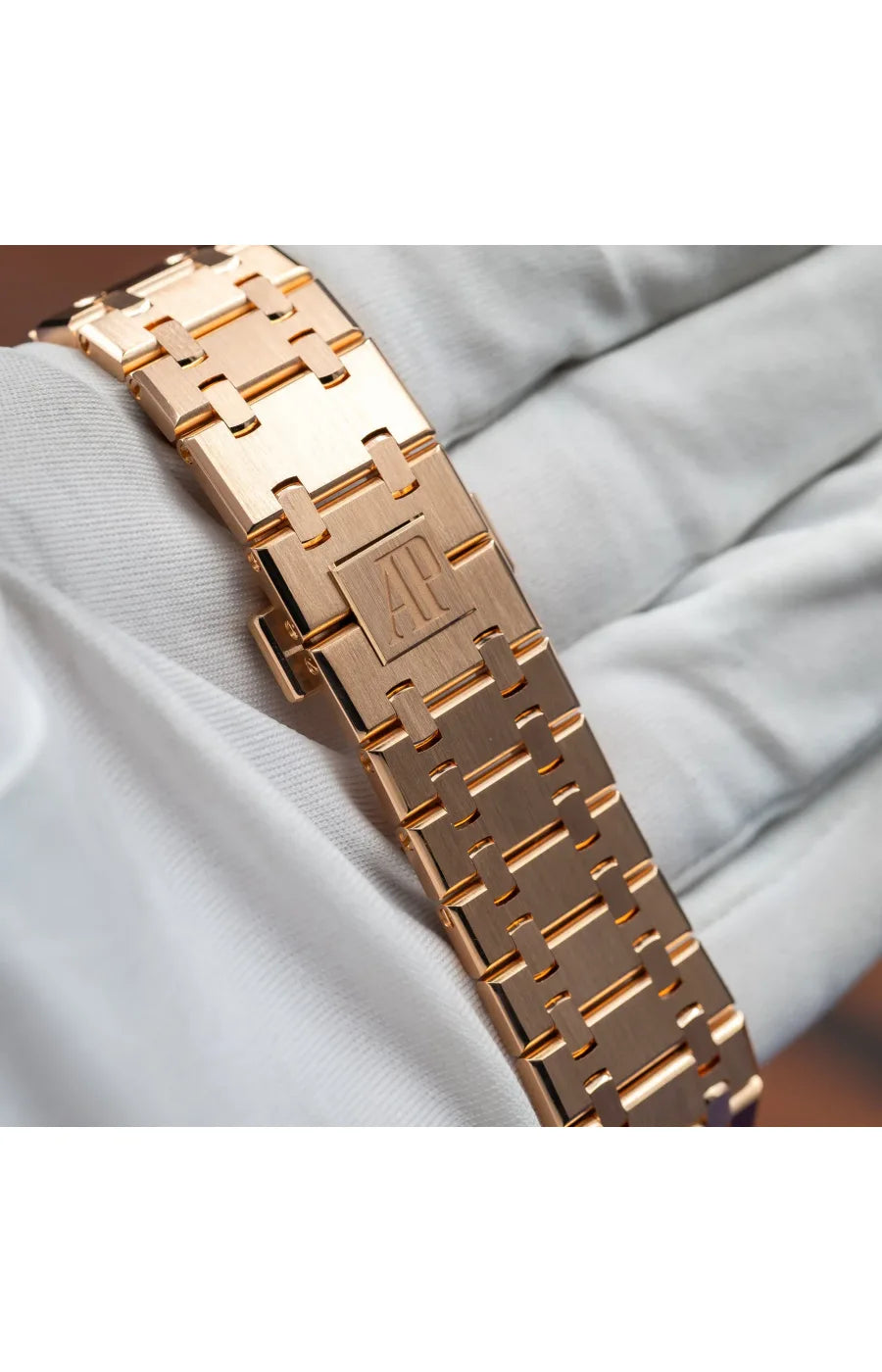 Audemars Piguet Royal Oak - 26240OR.OO.1320OR.05