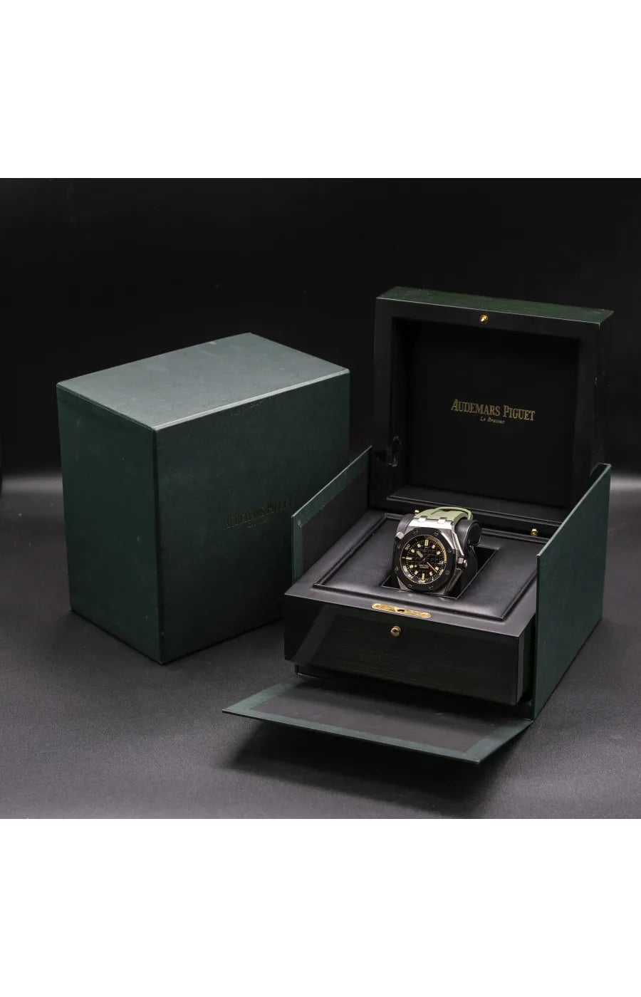 Audemars Piguet Royal Oak Offshore - 15720CN.OO.A002CA.01