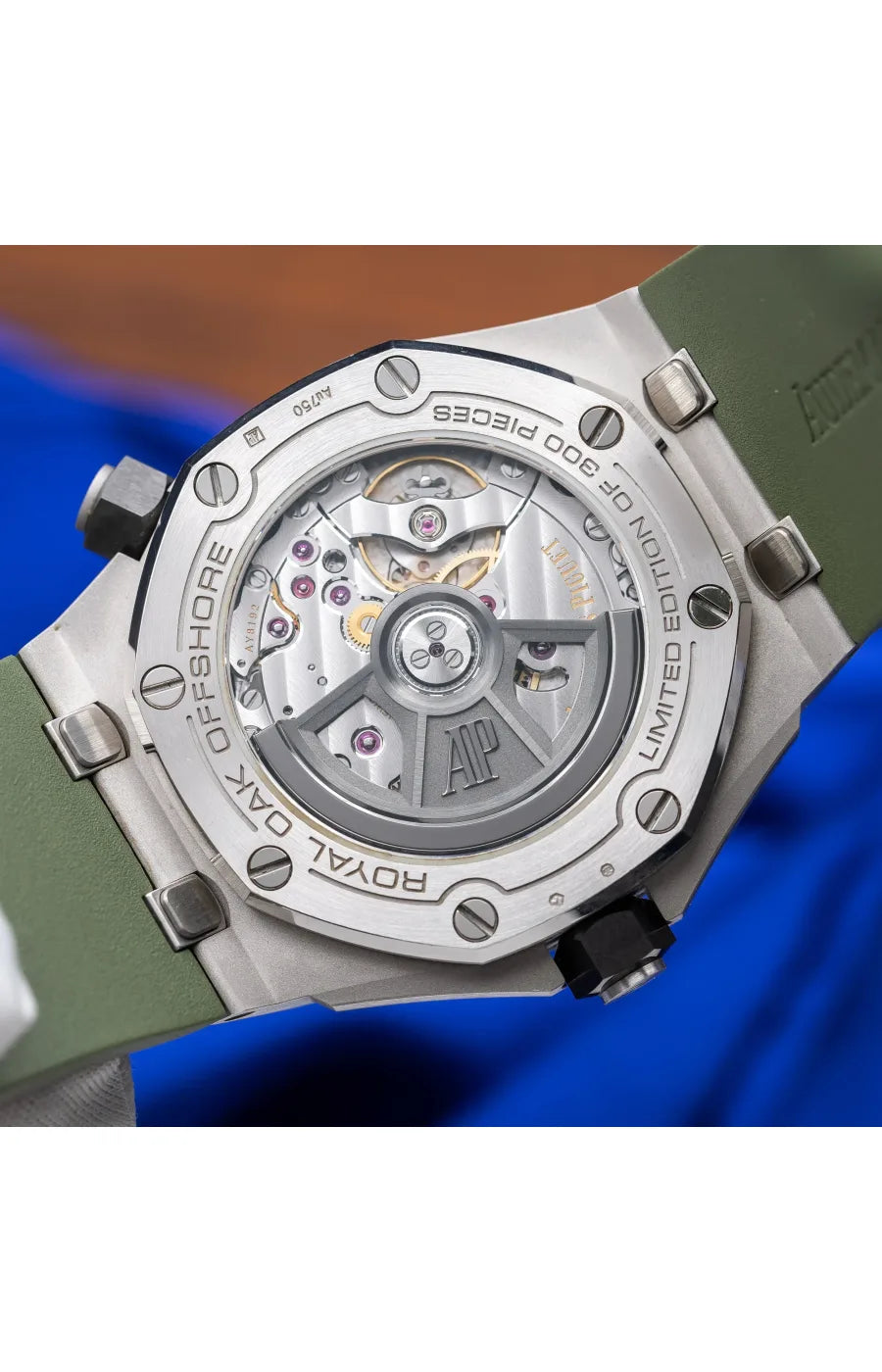 Audemars Piguet Royal Oak Offshore - 15720CN.OO.A002CA.01
