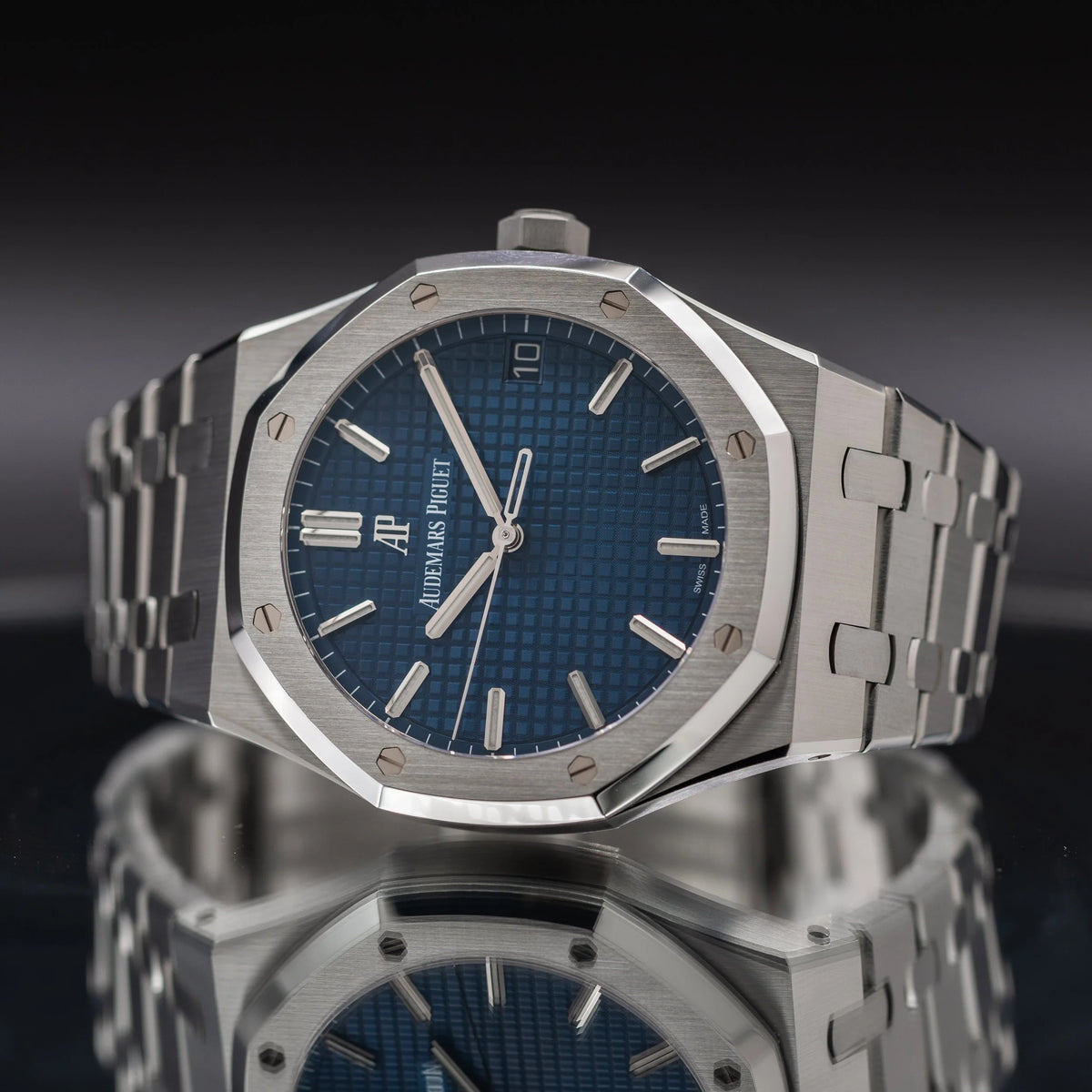 AUDEMARS PIGUET Royal Oak Stainless Steal Blue Dial 15500ST.OO.1220ST.01 — image 2