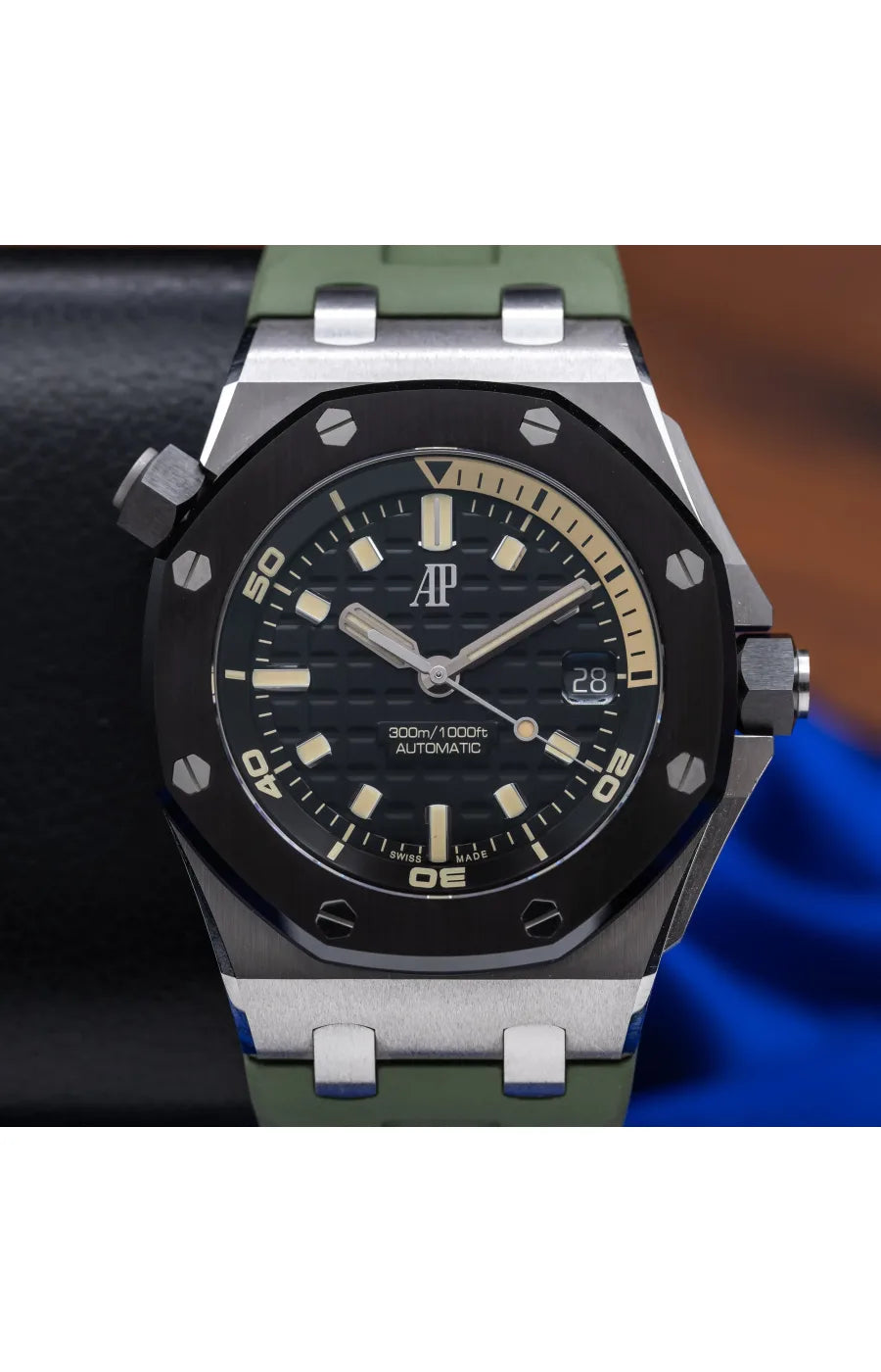 Audemars Piguet Royal Oak Offshore - 15720CN.OO.A002CA.01