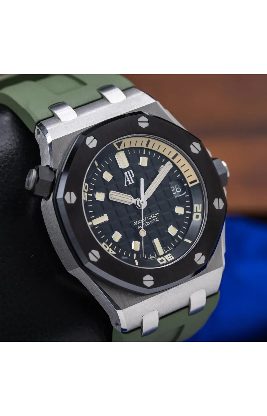 Audemars Piguet Royal Oak Offshore - 15720CN.OO.A002CA.01