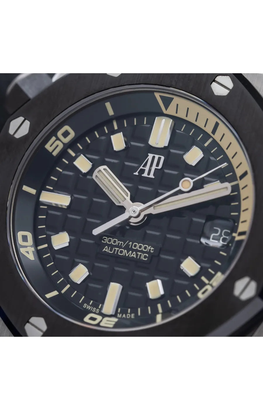 Audemars Piguet Royal Oak Offshore - 15720CN.OO.A002CA.01
