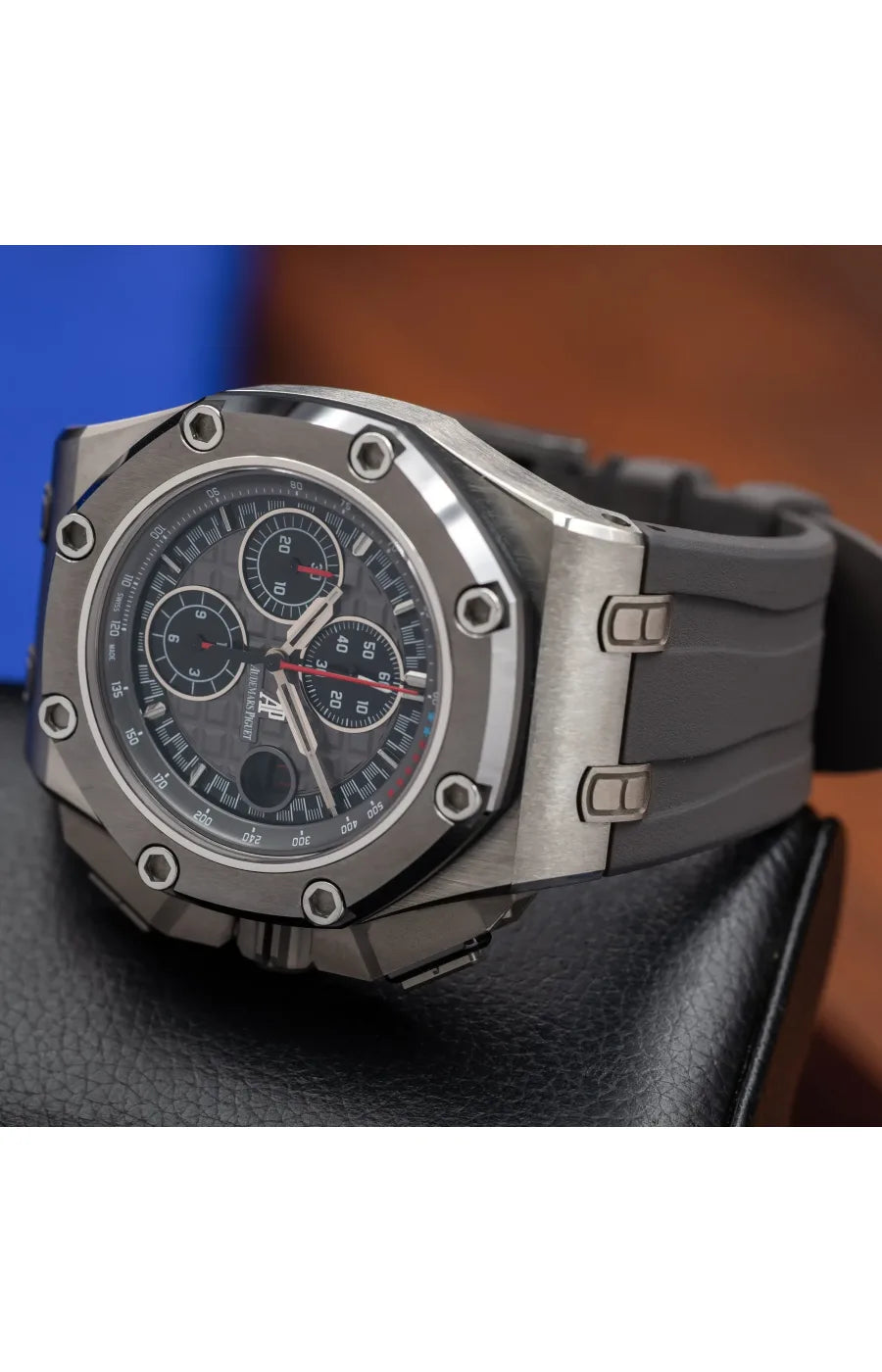 Audemars Piguet Royal Oak Offshore - 26568IM.OO.A004C.01