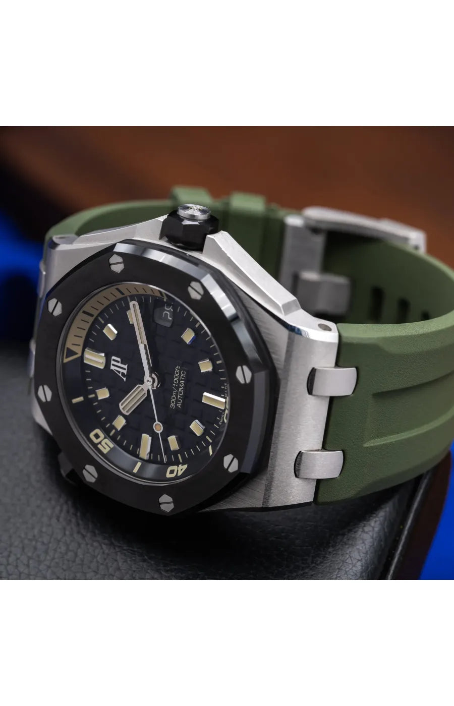 Audemars Piguet Royal Oak Offshore - 15720CN.OO.A002CA.01